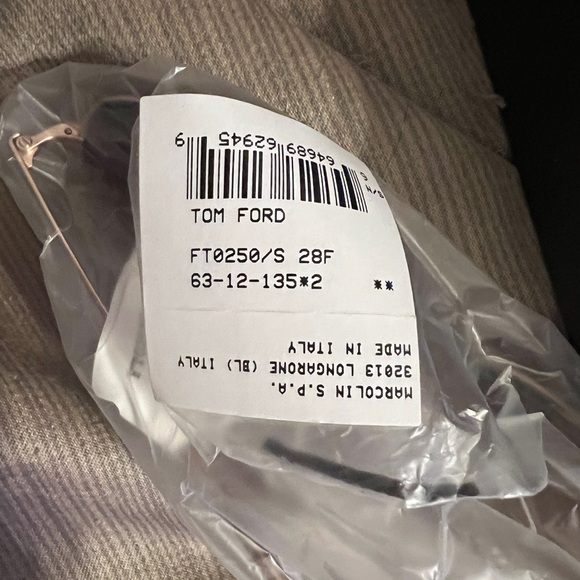 Authentic Tom Ford ladies sunglasses. new with tag. - Picture 5 of 8